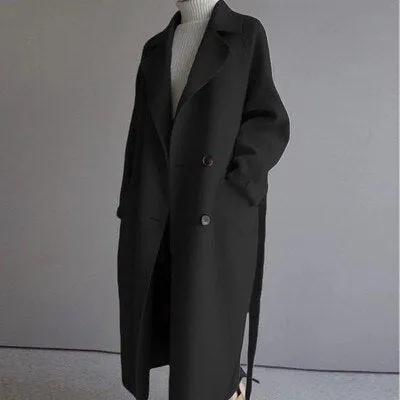 Eleganter langer damenmantel aus wolle - zeitlos und warm