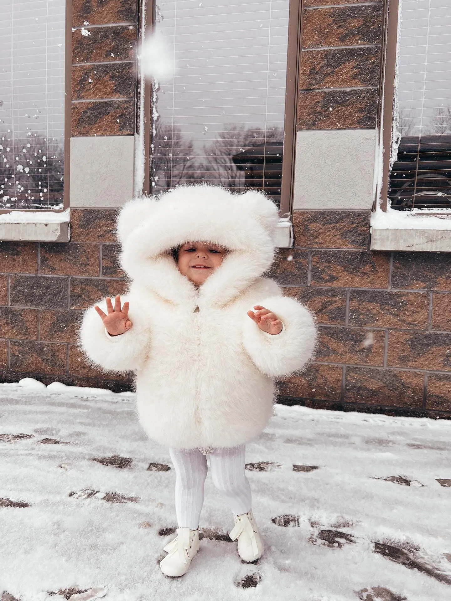MI LOVES SIGNATURE SYNTHETIC Little Bear Bomber jacket in Ivory.