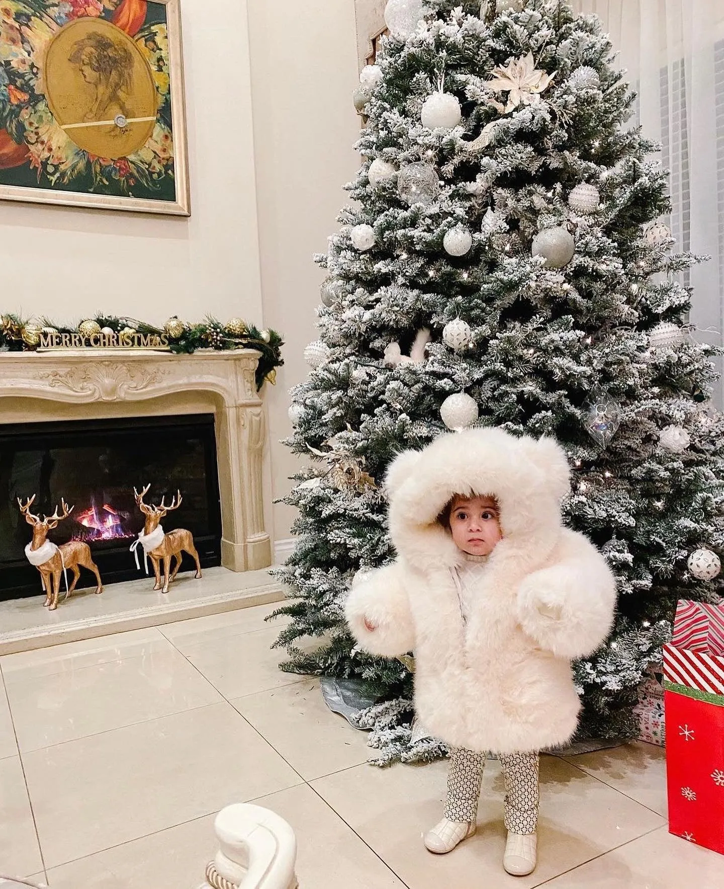 MI LOVES SIGNATURE SYNTHETIC Little Bear Bomber jacket in Ivory.