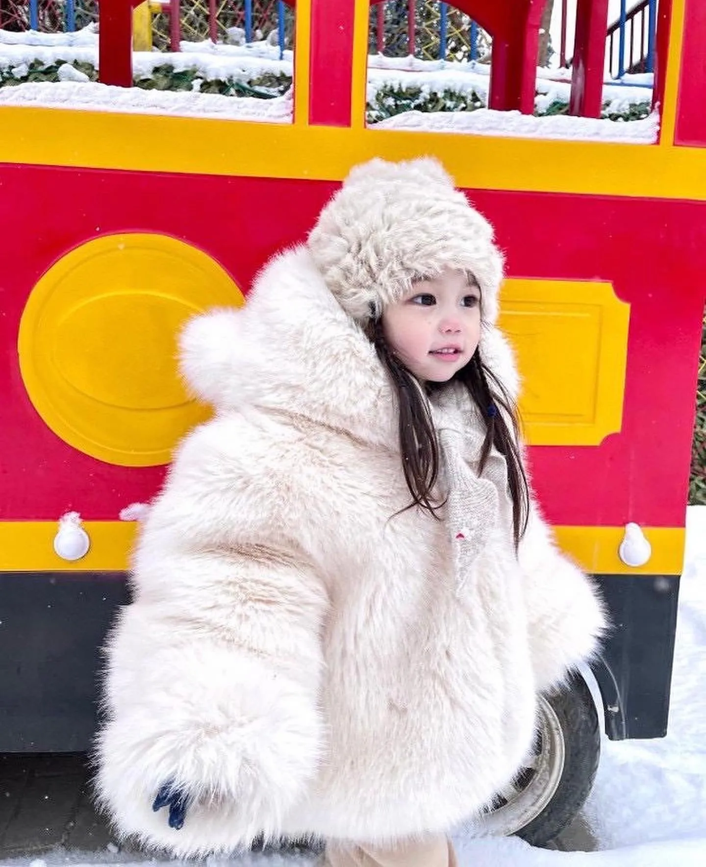 MI LOVES SIGNATURE SYNTHETIC Little Bear Bomber jacket in Ivory.