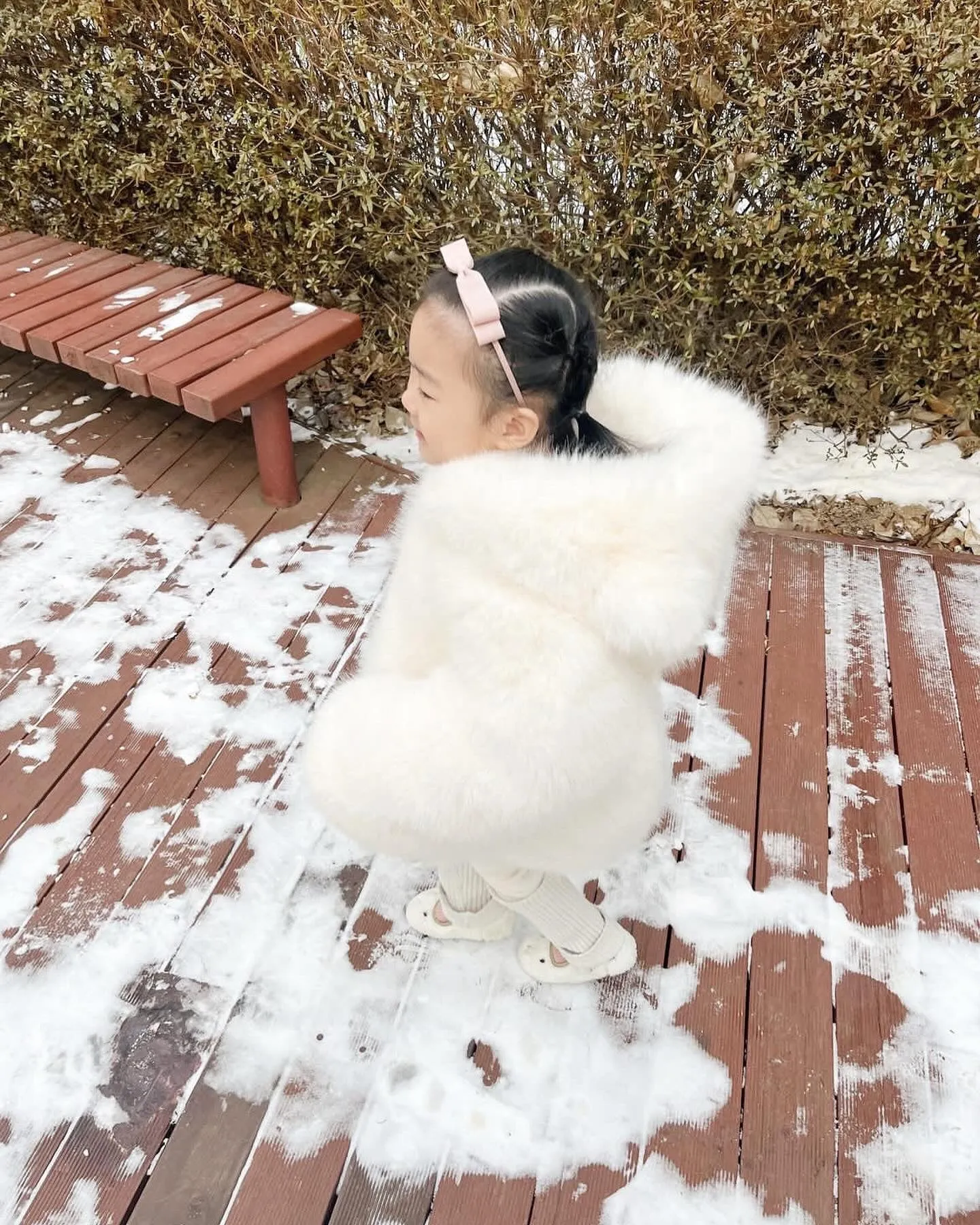 MI LOVES SIGNATURE SYNTHETIC Little Bear Bomber jacket in Ivory.